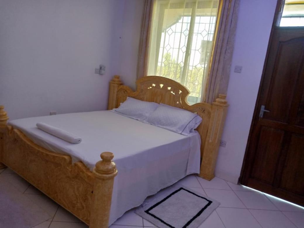 Lux Suites Bamburi Furnished Apartments Екстериор снимка
