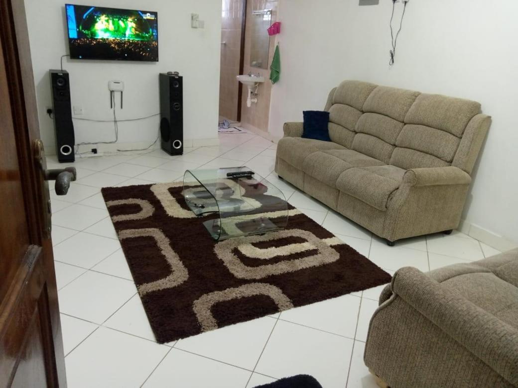 Lux Suites Bamburi Furnished Apartments Екстериор снимка