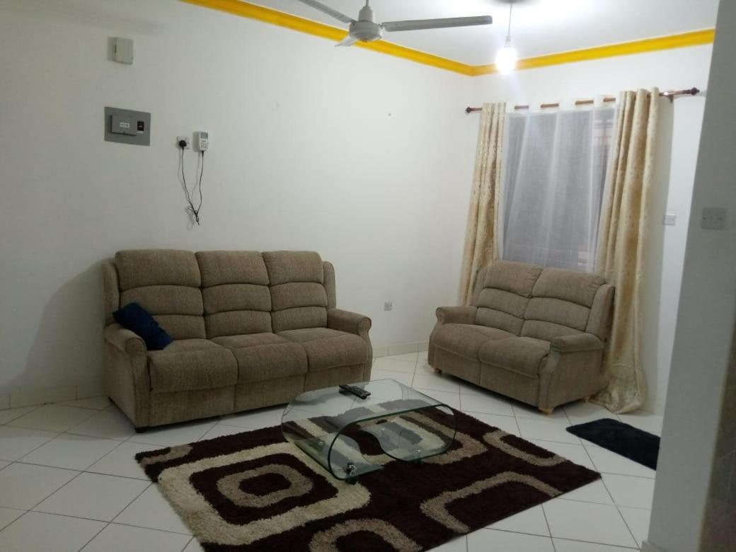Lux Suites Bamburi Furnished Apartments Екстериор снимка