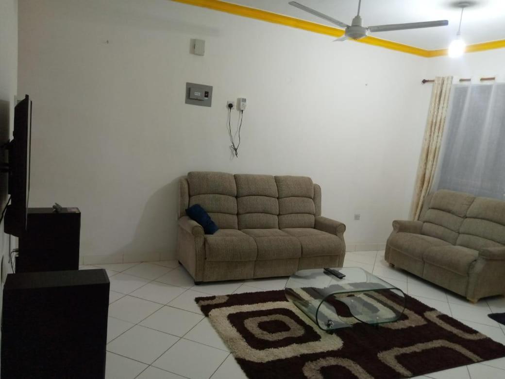 Lux Suites Bamburi Furnished Apartments Екстериор снимка