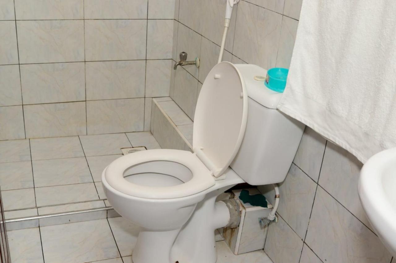Lux Suites Bamburi Furnished Apartments Екстериор снимка