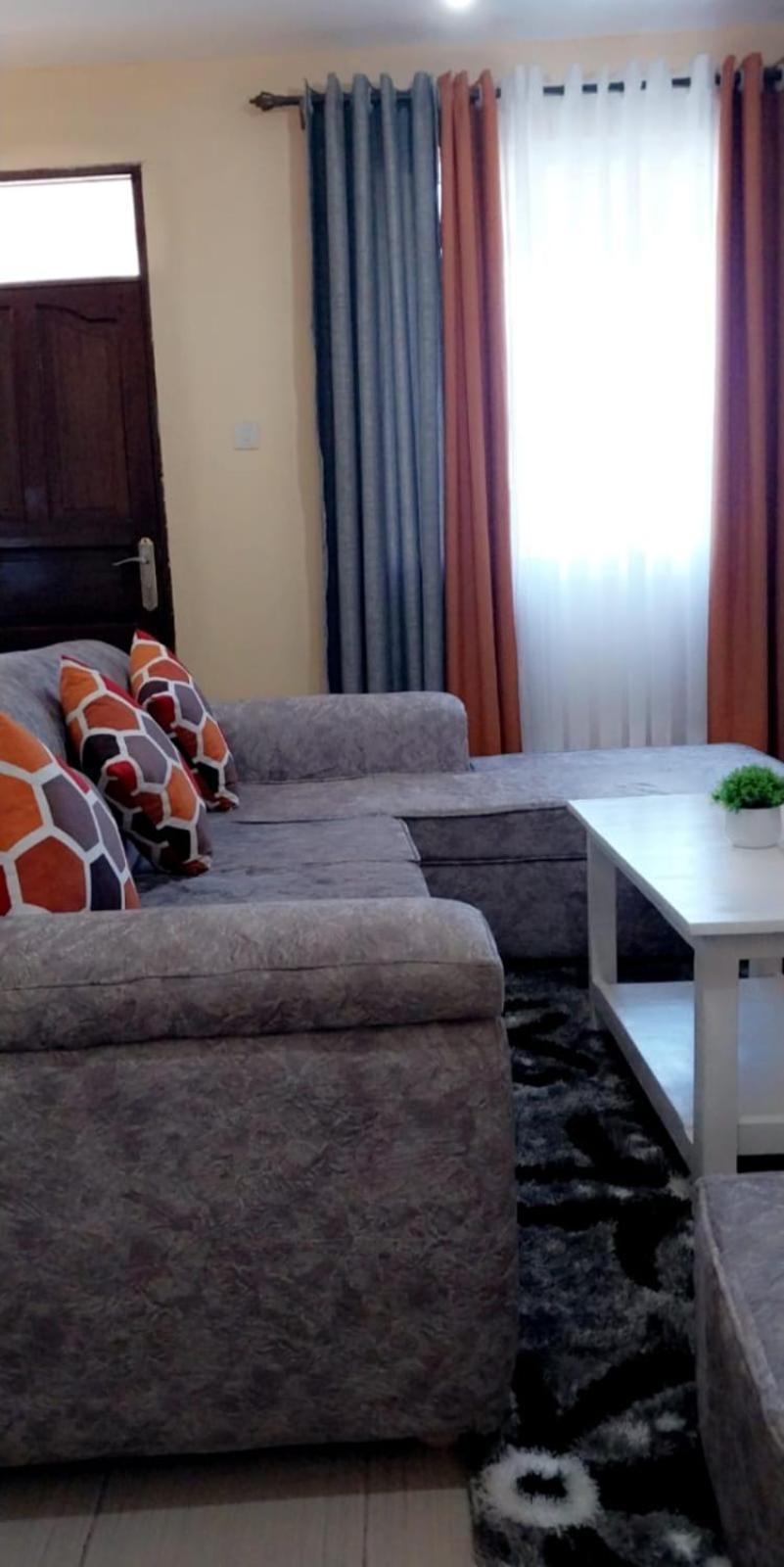 Lux Suites Bamburi Furnished Apartments Екстериор снимка