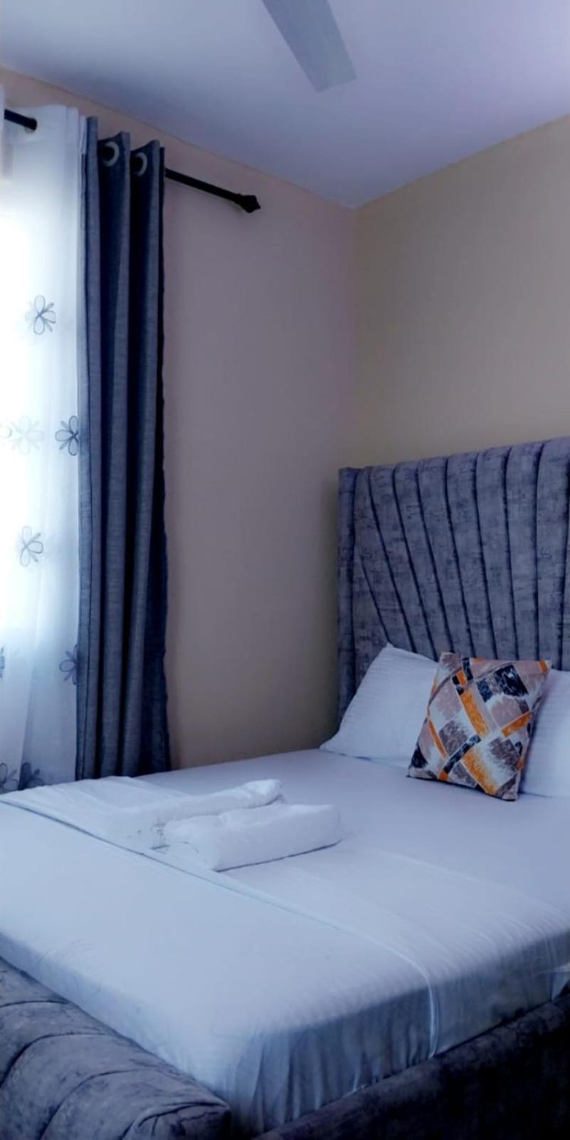 Lux Suites Bamburi Furnished Apartments Екстериор снимка