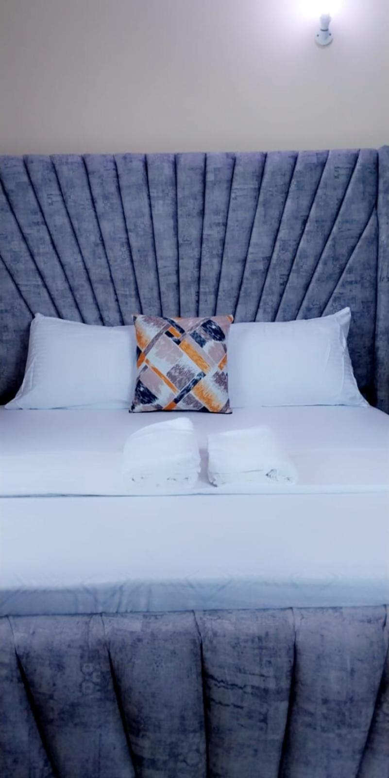 Lux Suites Bamburi Furnished Apartments Екстериор снимка