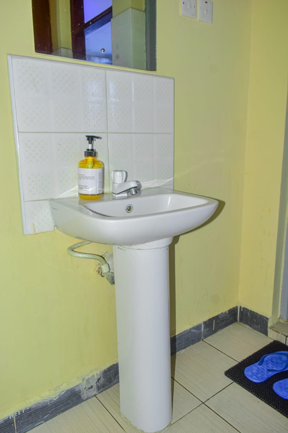 Lux Suites Bamburi Furnished Apartments Екстериор снимка